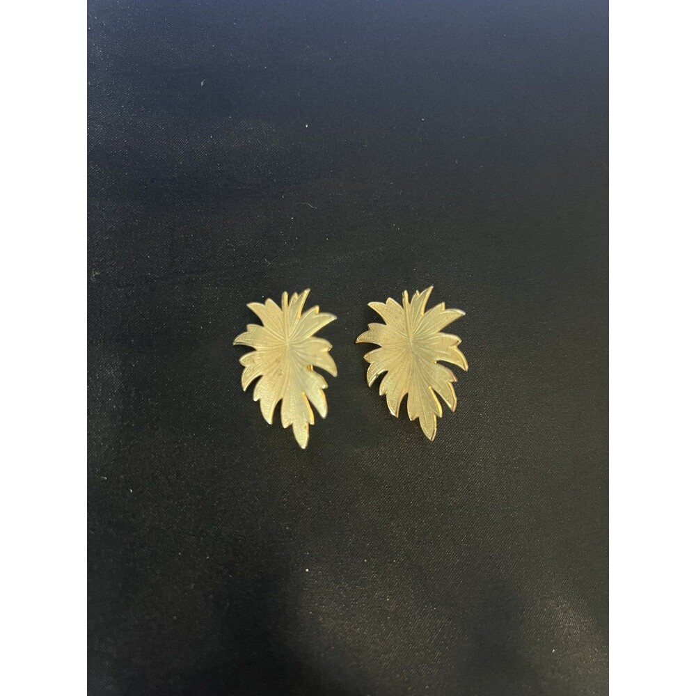 Vintage Gold-Tone Leaf Clip-On Earrings